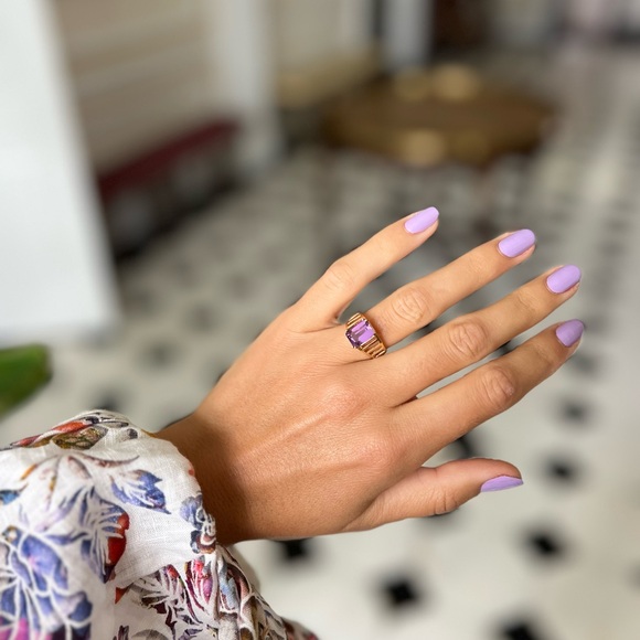 Elegant Gold and Purple Ring